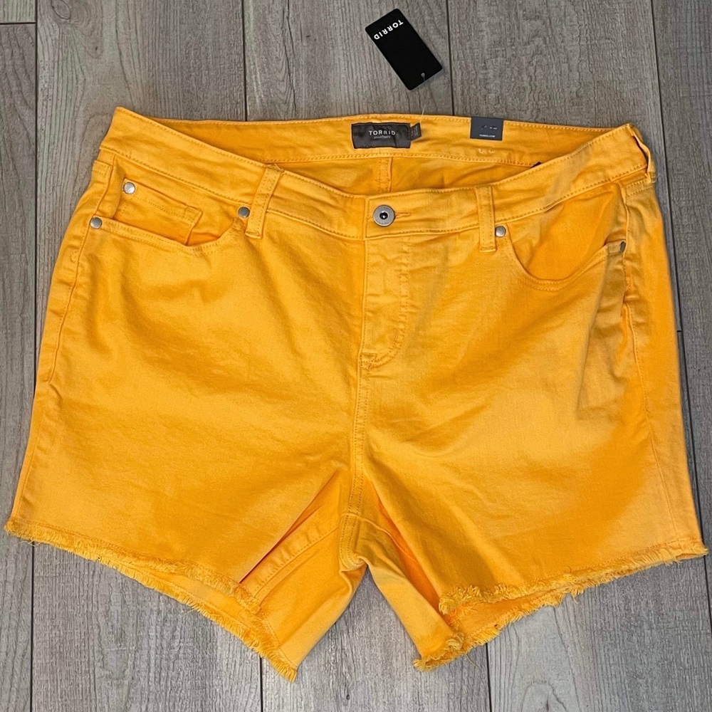 SOLD!!! - Plus Size 18 Torrid Vibrant Orange Sherbet Shorts!